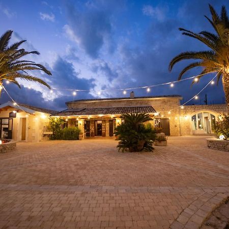 Casale Della Contea Guest House โมดิกา ภายนอก รูปภาพ