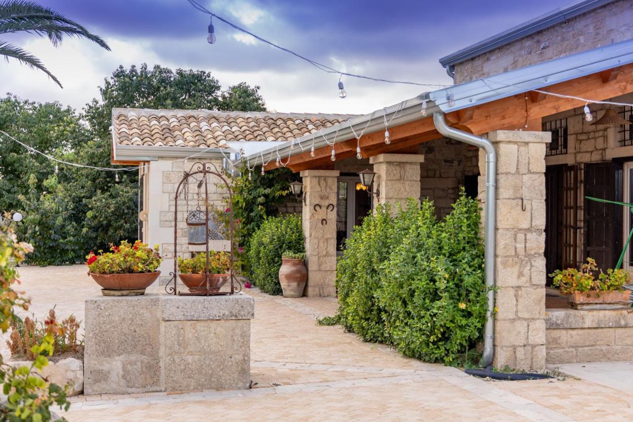 Casale Della Contea Guest House โมดิกา ภายนอก รูปภาพ