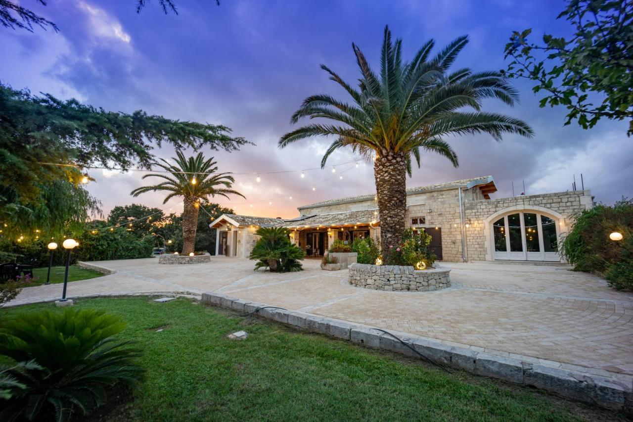 Casale Della Contea Guest House โมดิกา ภายนอก รูปภาพ