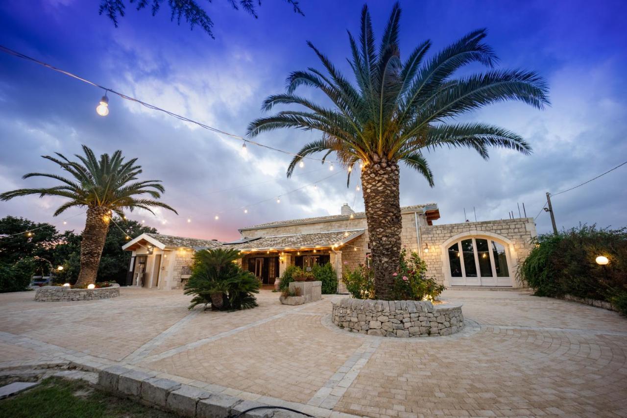 Casale Della Contea Guest House โมดิกา ภายนอก รูปภาพ