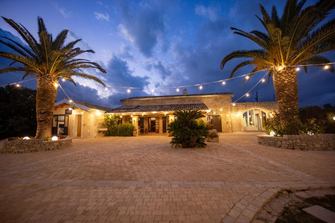 Casale Della Contea Guest House โมดิกา ภายนอก รูปภาพ