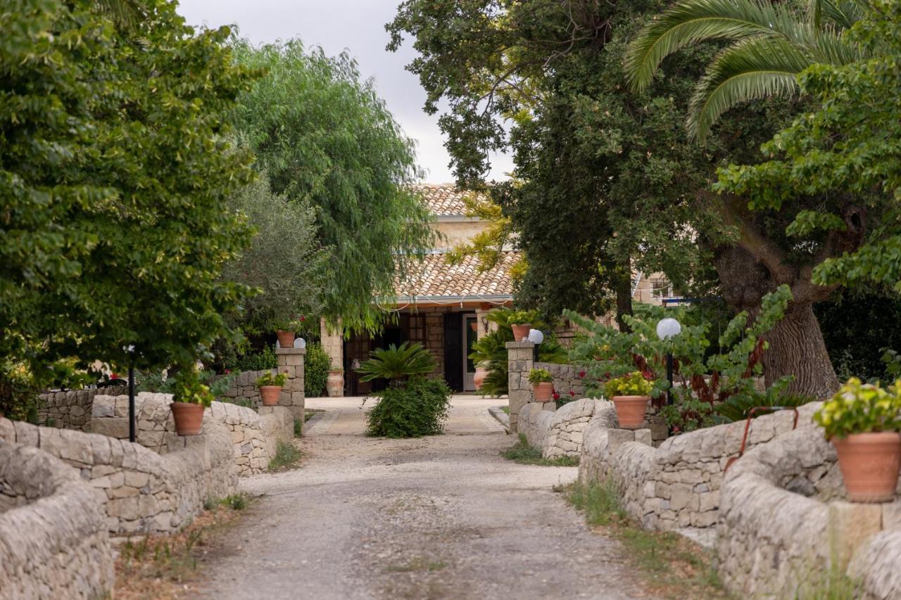 Casale Della Contea Guest House โมดิกา ภายนอก รูปภาพ