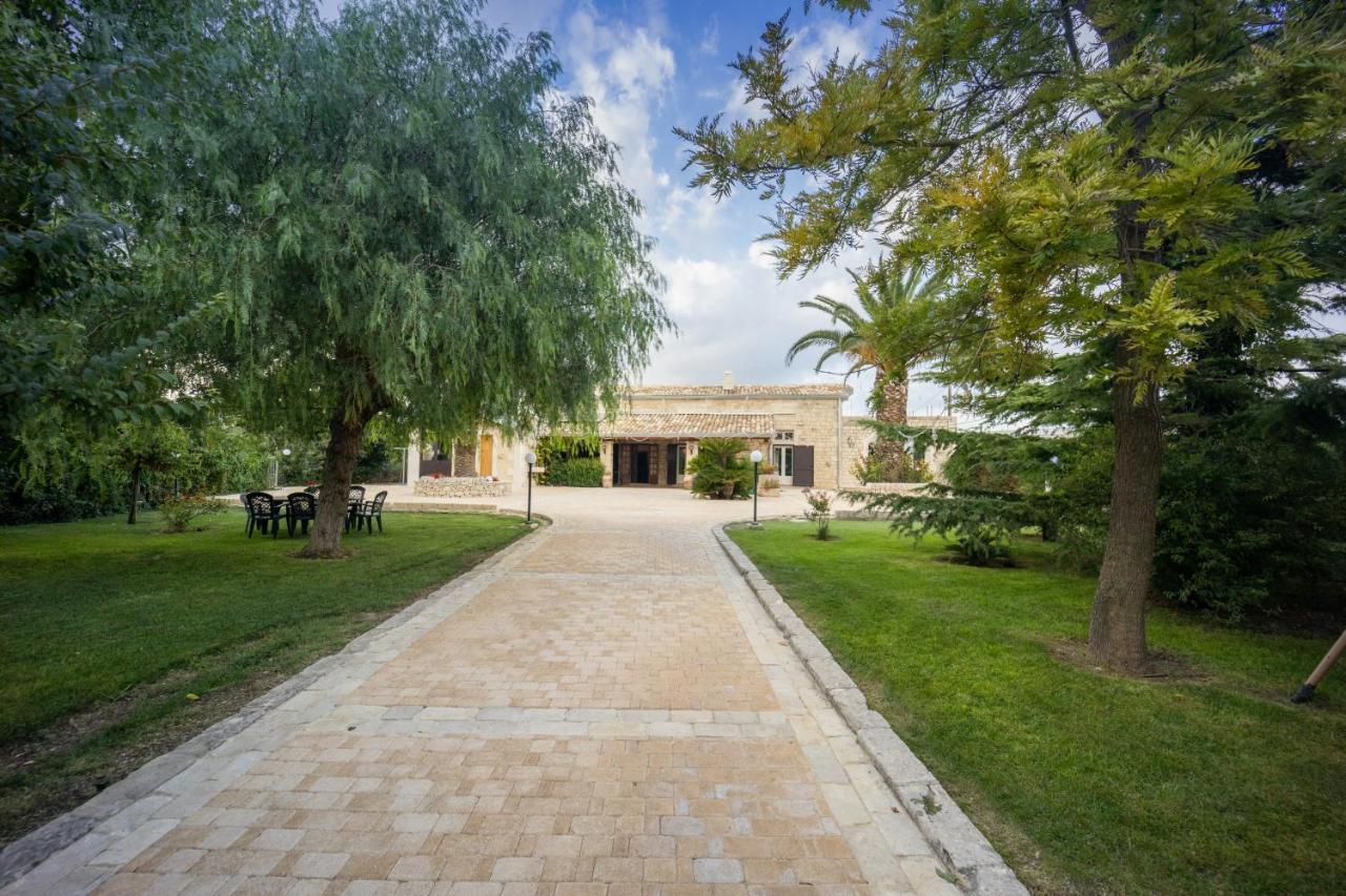 Casale Della Contea Guest House โมดิกา ภายนอก รูปภาพ