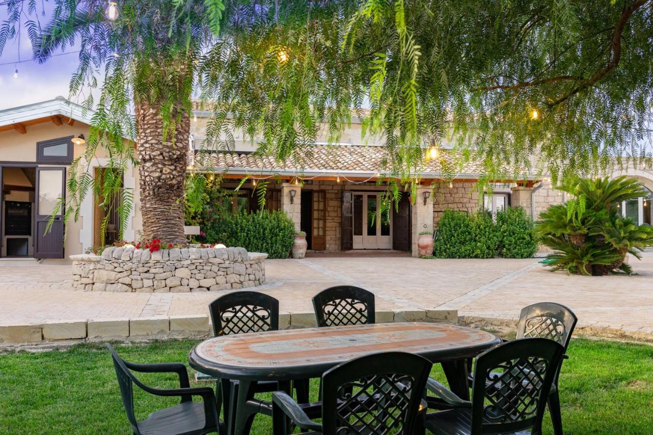 Casale Della Contea Guest House โมดิกา ภายนอก รูปภาพ