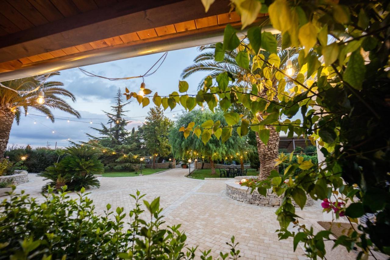 Casale Della Contea Guest House โมดิกา ภายนอก รูปภาพ