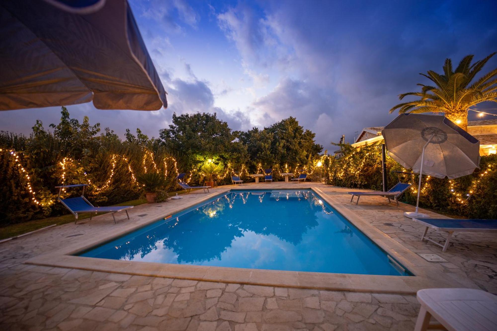 Casale Della Contea Guest House โมดิกา ภายนอก รูปภาพ