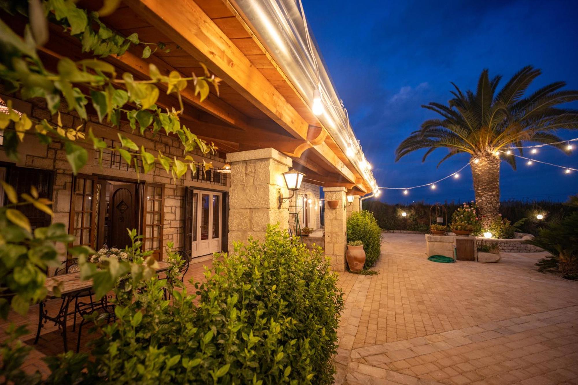 Casale Della Contea Guest House โมดิกา ภายนอก รูปภาพ