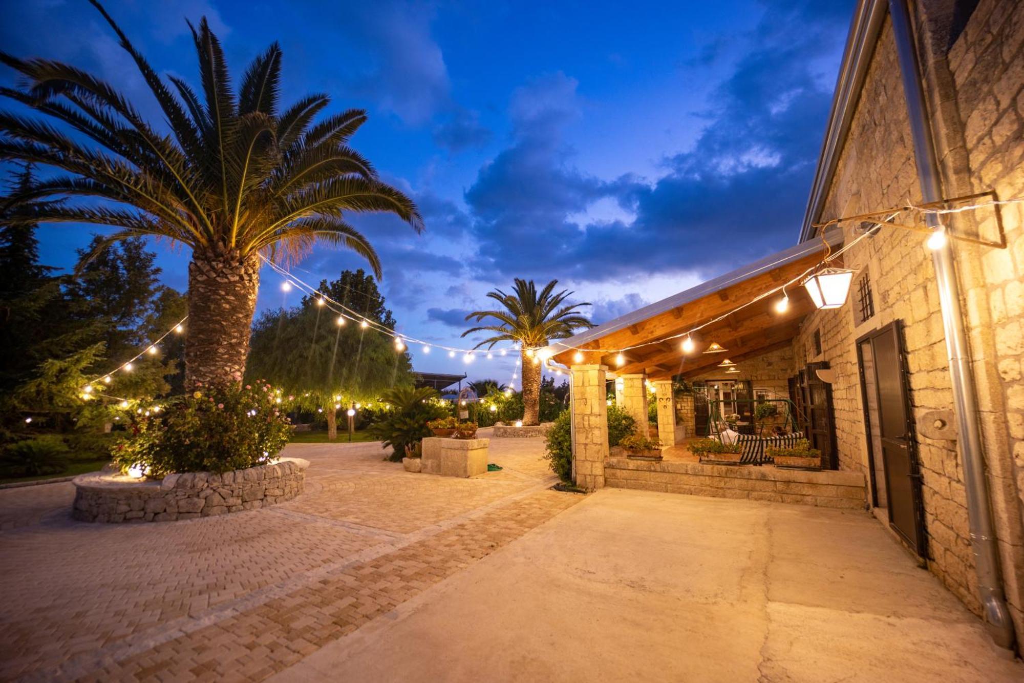 Casale Della Contea Guest House โมดิกา ภายนอก รูปภาพ