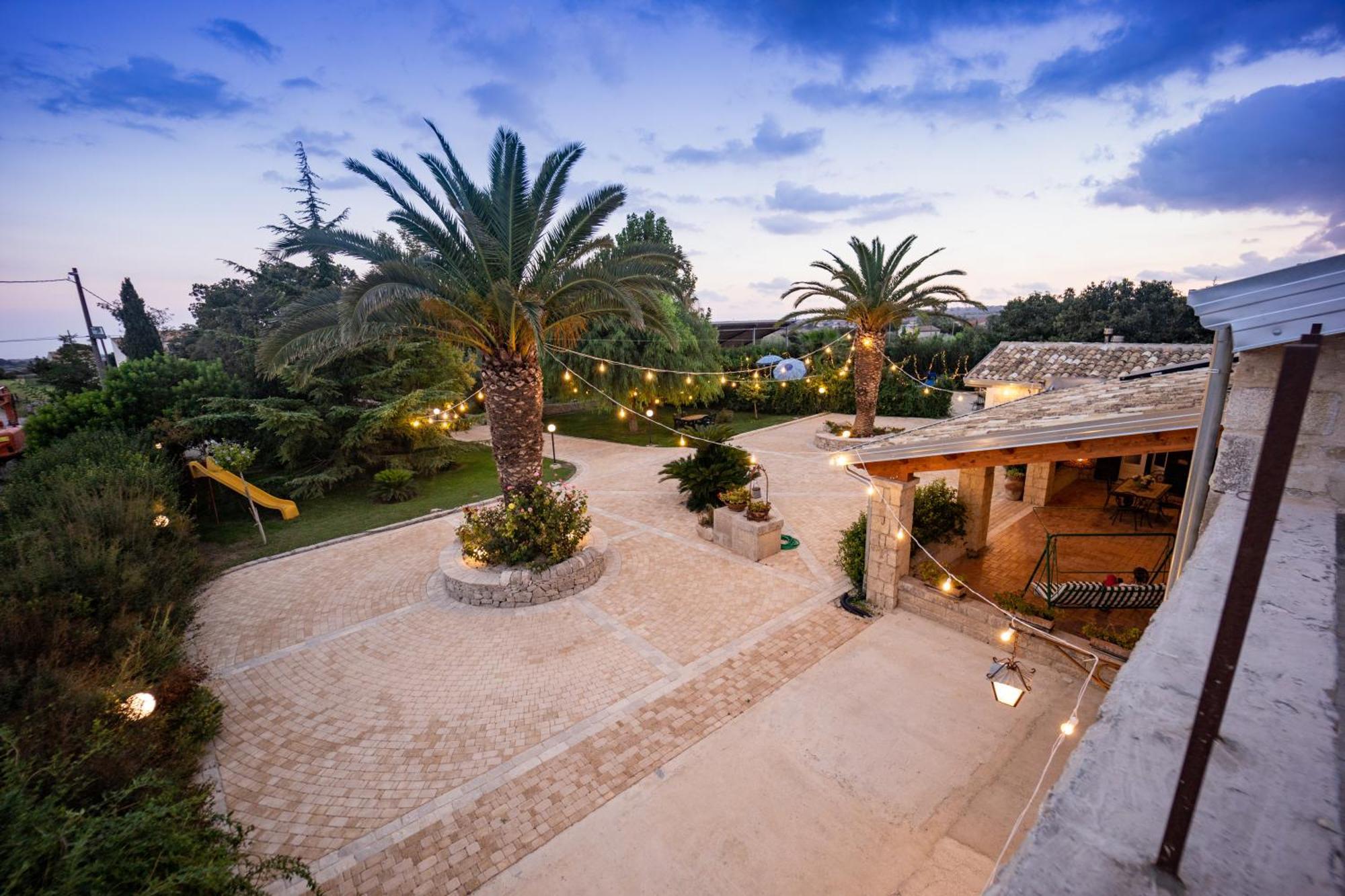 Casale Della Contea Guest House โมดิกา ภายนอก รูปภาพ